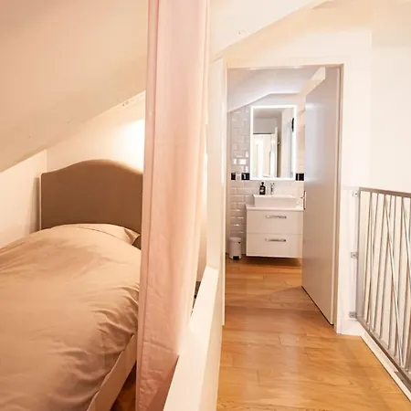 Loft De Gamme Design Avec Climatisation דירה איימט